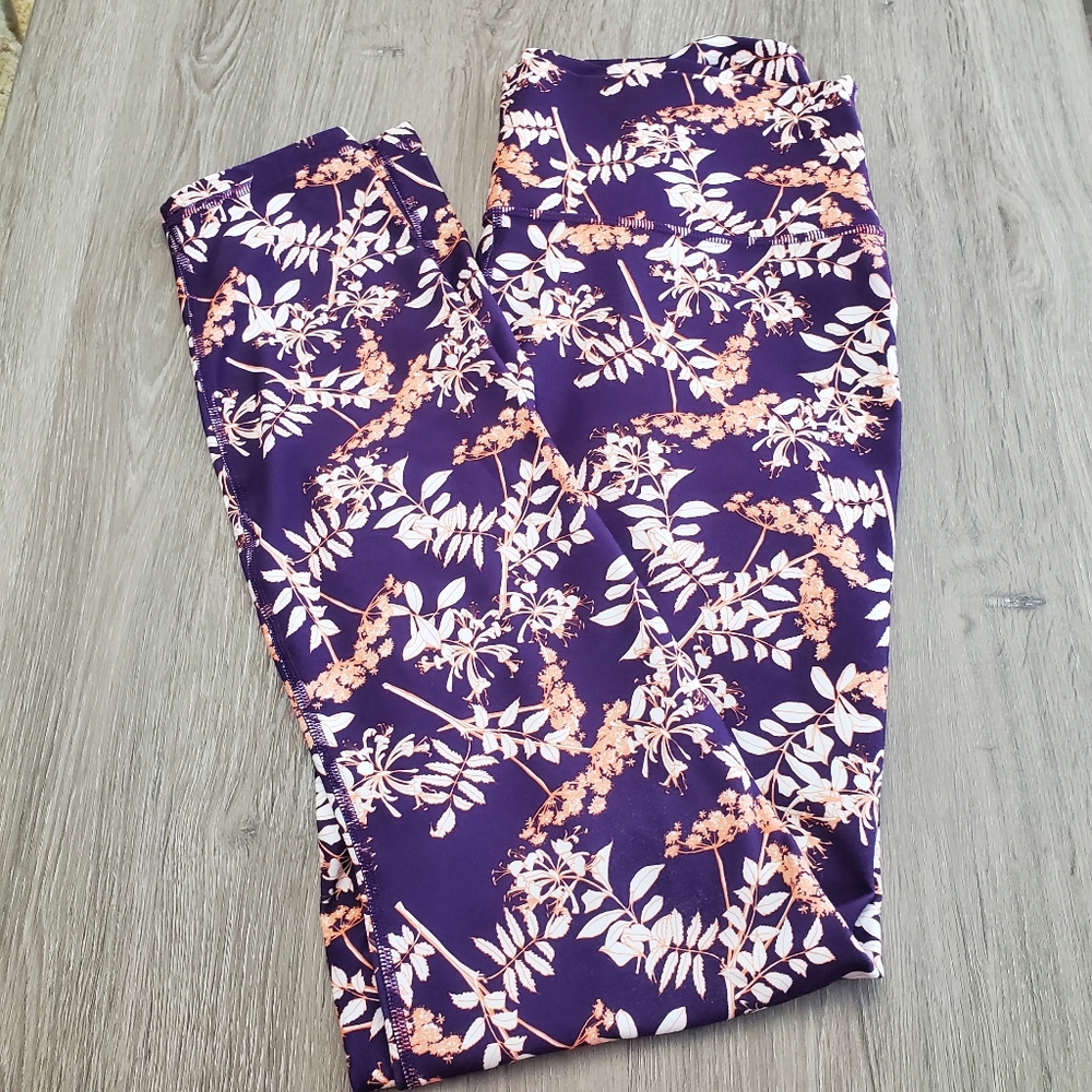 4/$25 Fabletics Leggings Size Large